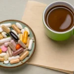 Poiščite drug čas zanje: 4 vitamini, ki jih nikoli ne smete mešati s kavo poiscite-drug-cas-zanje-4-vitamini-ki-jih-nikoli-ne.webp.webp